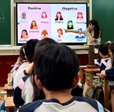 Minny 陳彥妤 (Yen Yu Chen) Introducing  Bilingual Gratitude Art Lesson