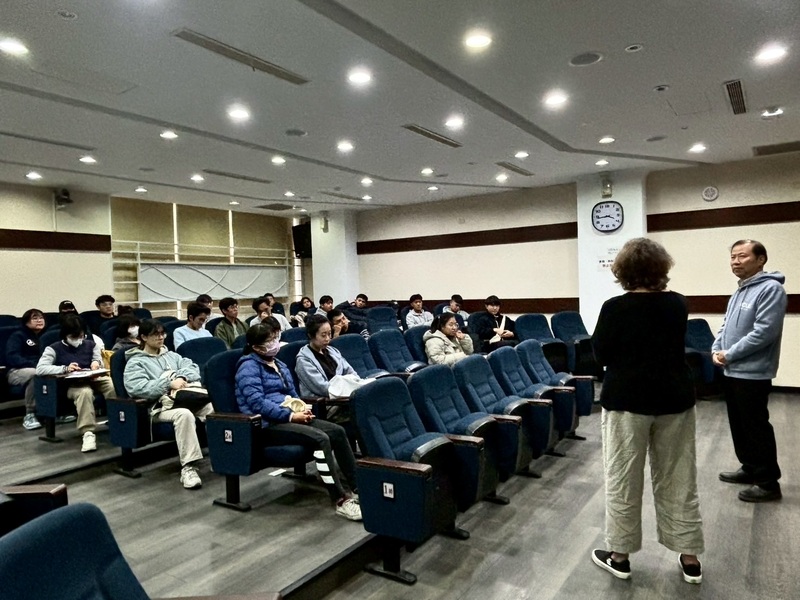 Dr. Lee and Susan Team Teaching