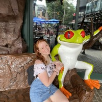 Elizabeth Carr at the Rainforest Cafe