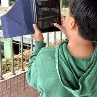 5th Grade Student Using Augmented Reality