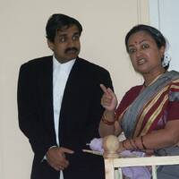 Naatak, Khamosh! Adaalat Jaari Hai (2002)